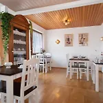 Garni Vitamari 3*